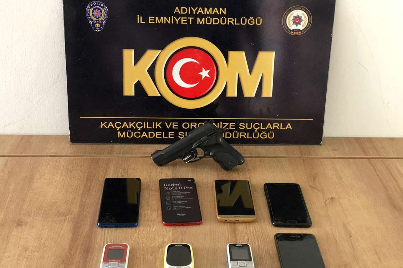 Adıyaman'da gümrük kaçağı cep telefonu ele geçirildi Adıyaman'da gümrük kaçağı cep telefonu ele geçirildi